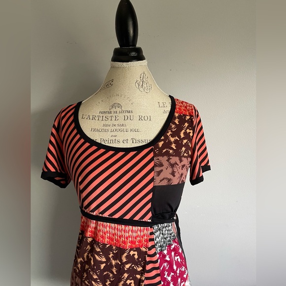 Save the Queen mini dress - Picture 2 of 11